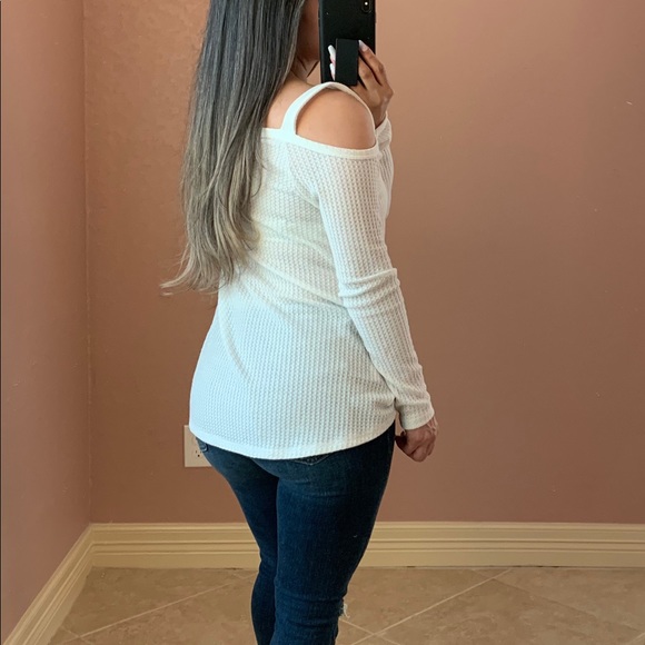 Last 1. 🆕 ALONDRA Long sleeve Top* - Picture 2 of 4